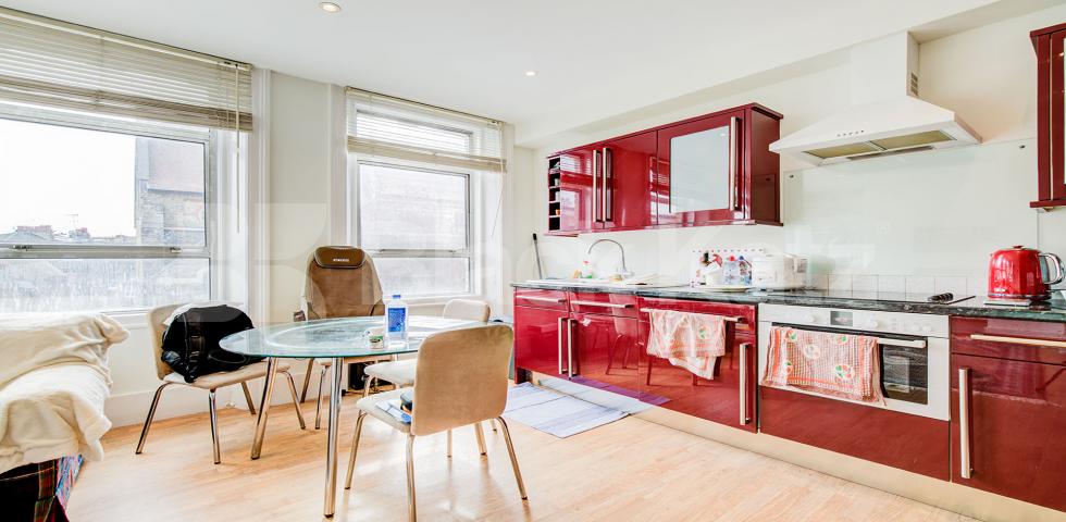 			1 Bedroom, 1 bath, 1 reception Flat			 Minford Gardens, SHEPHERDS BUSH